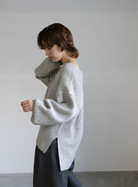 Vネックオーバーサイズニット