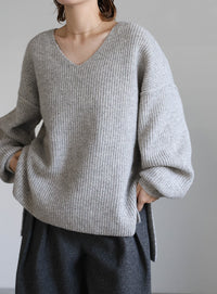 Vネックオーバーサイズニット