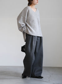 Vネックオーバーサイズニット