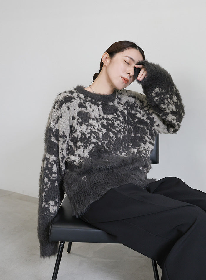 ニュアンスフェザーデザインニット