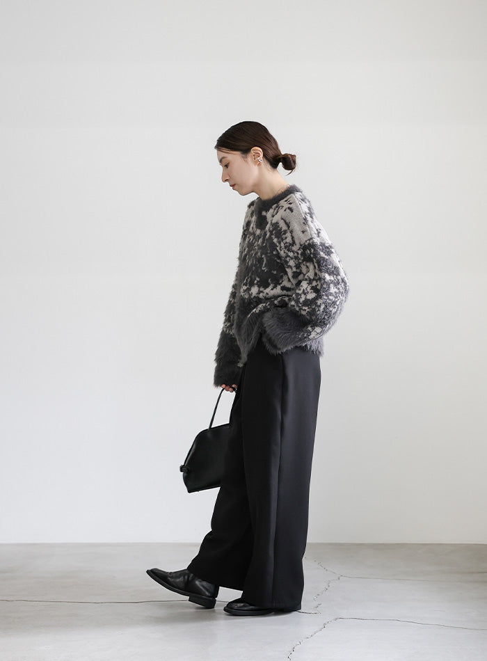 ニュアンスフェザーデザインニット