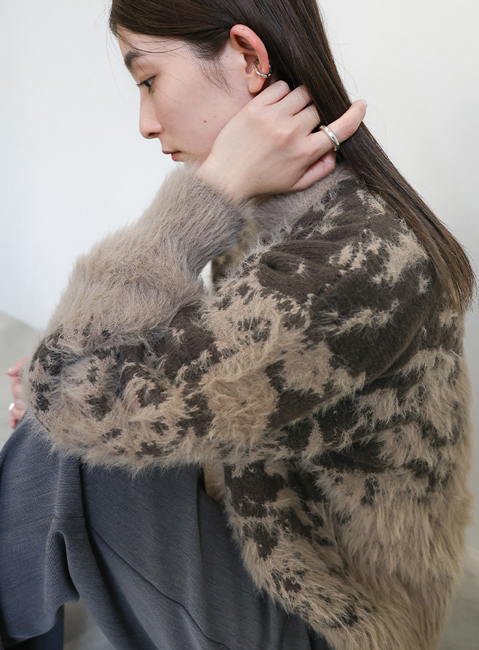 ニュアンスフェザーデザインニット