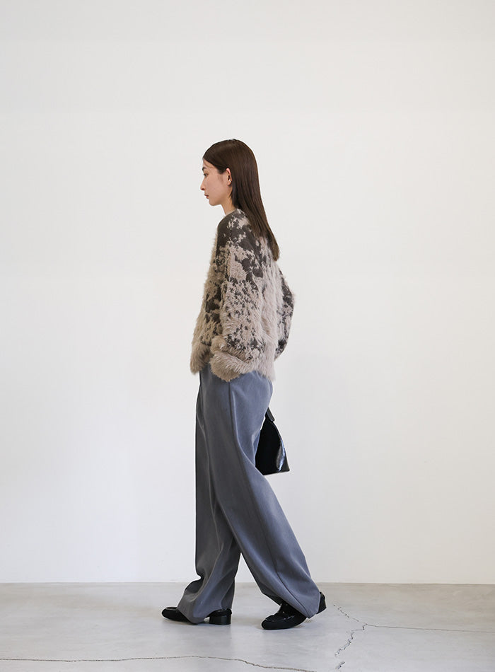 ニュアンスフェザーデザインニット