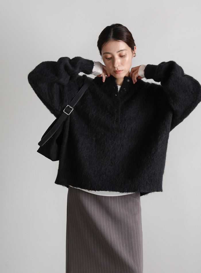 ウールタッチヘンリーネックオーバーニット