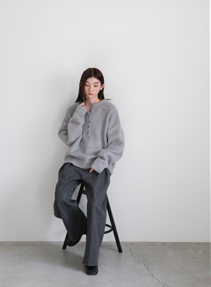 ウールタッチヘンリーネックオーバーニット