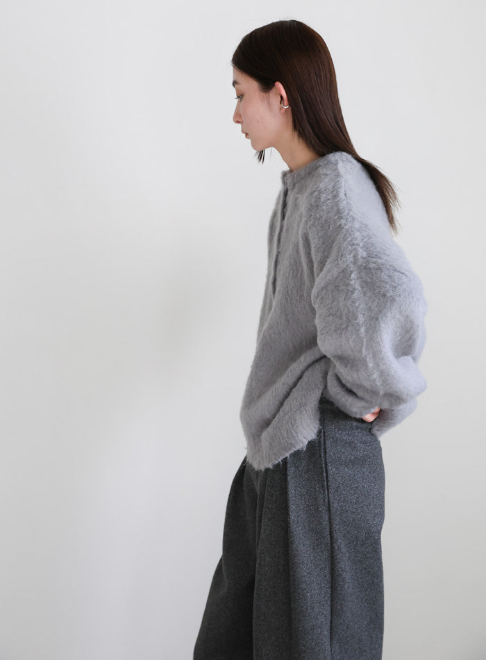 ウールタッチヘンリーネックオーバーニット