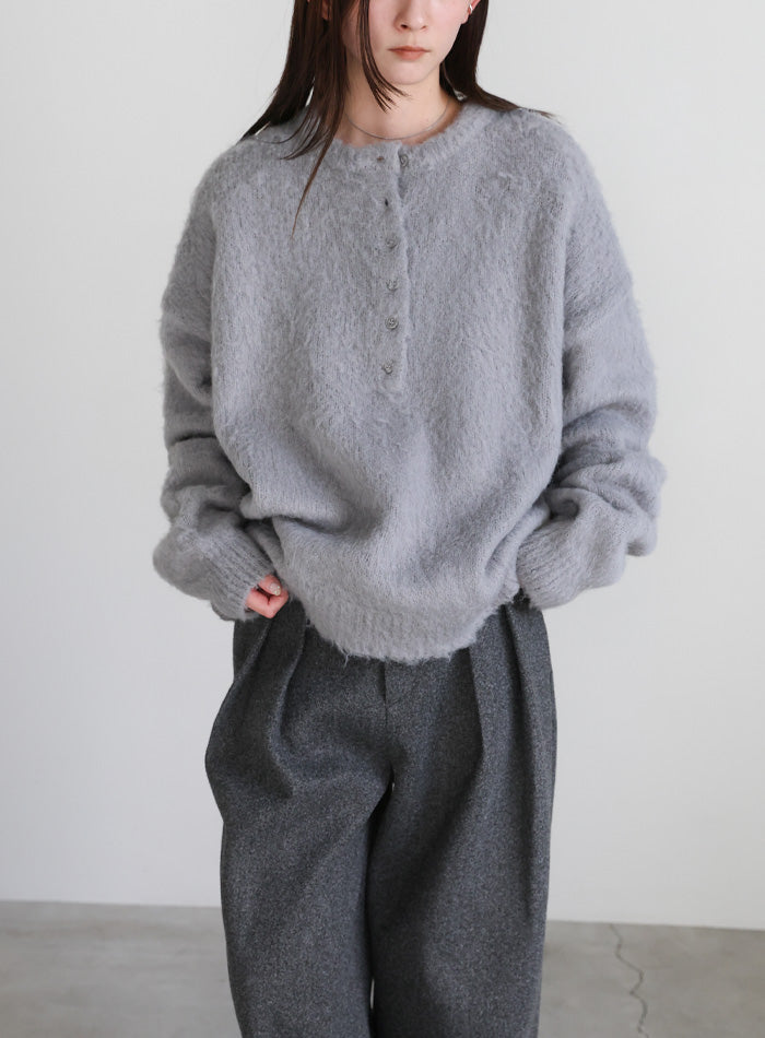 ウールタッチヘンリーネックオーバーニット