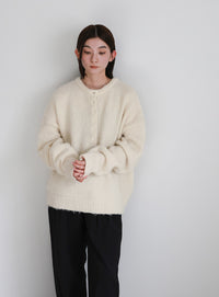 ウールタッチヘンリーネックオーバーニット