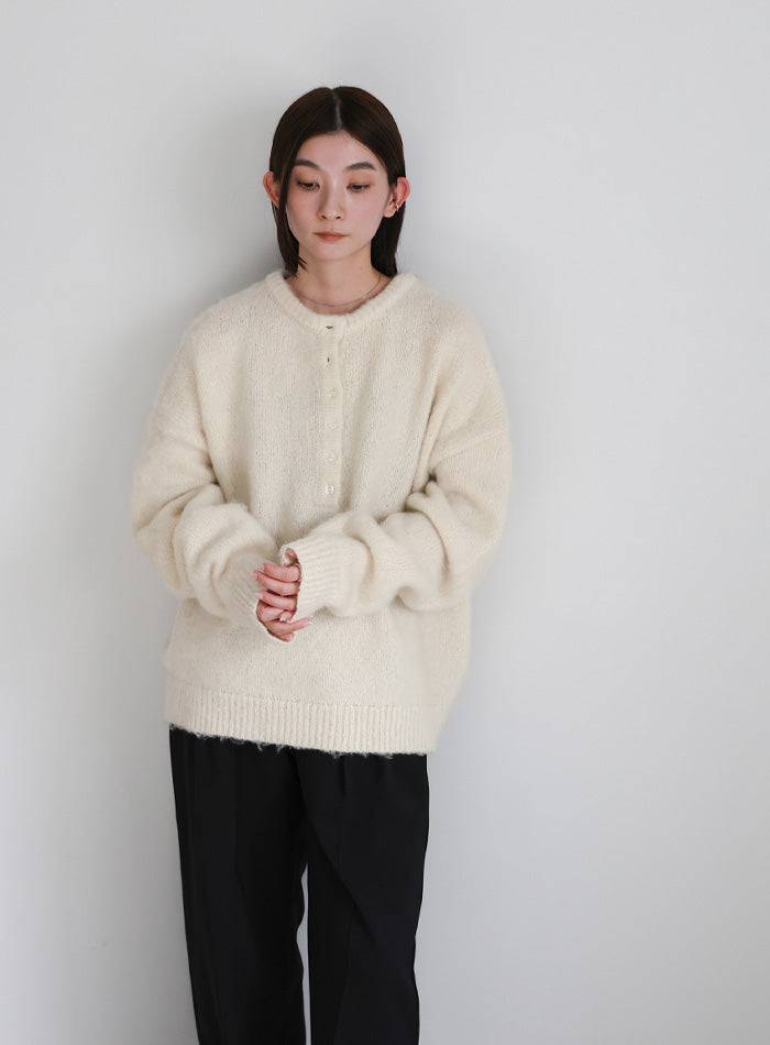 ウールタッチヘンリーネックオーバーニット