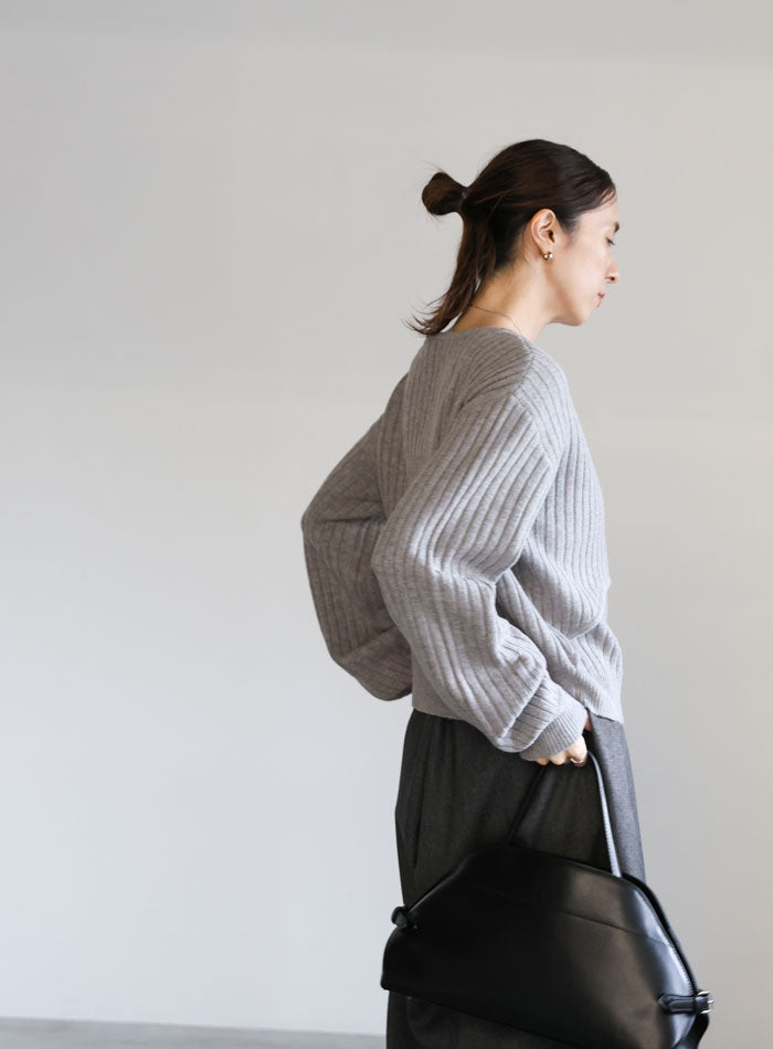 レイヤードデザインニット