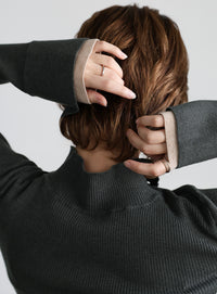 レイヤードスリーブヘンリーネックニット