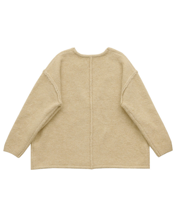 アウトリンキングVネックオーバーニット