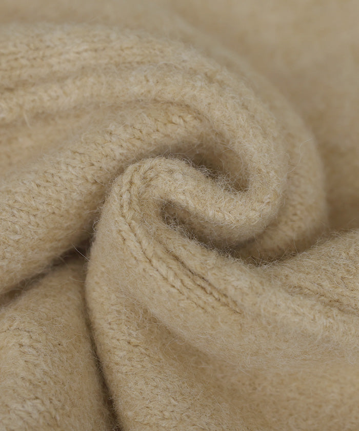 アウトリンキングVネックオーバーニット