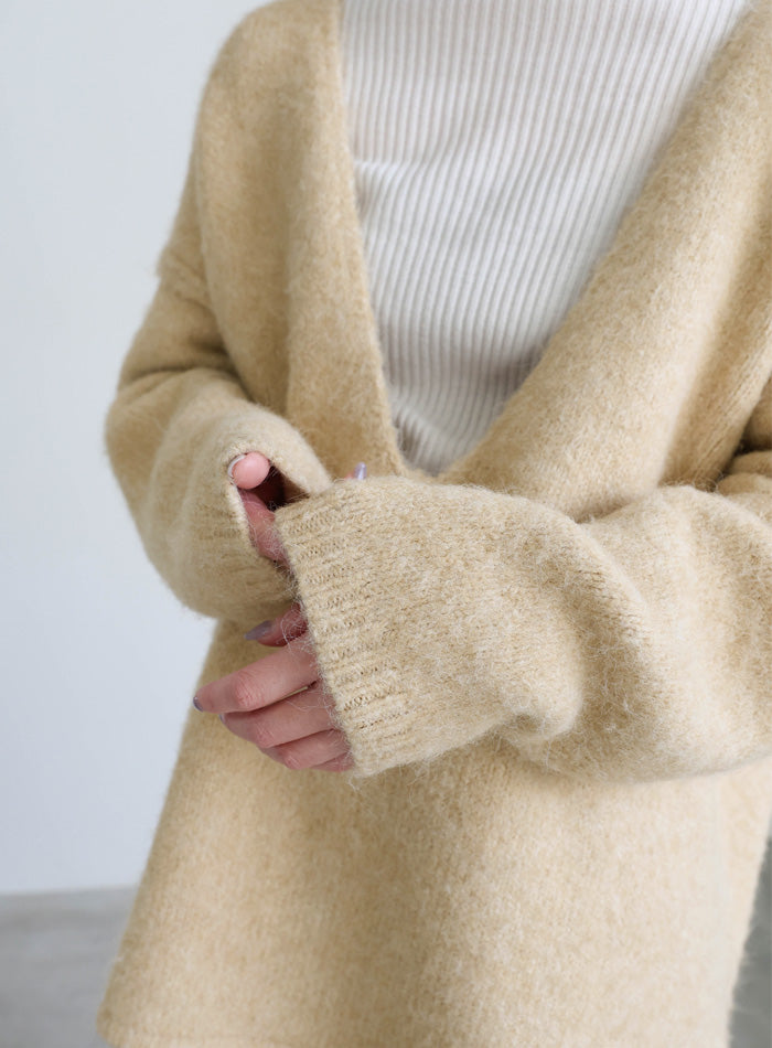 アウトリンキングVネックオーバーニット