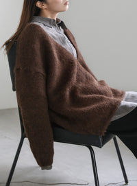 アウトリンキングVネックオーバーニット