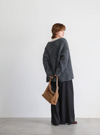 アウトリンキングVネックオーバーニット