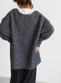 アウトリンキングVネックオーバーニット