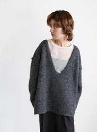 アウトリンキングVネックオーバーニット