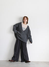 アウトリンキングVネックオーバーニット