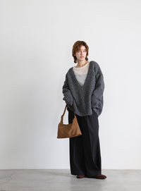 アウトリンキングVネックオーバーニット