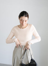 クルーネックリブニット