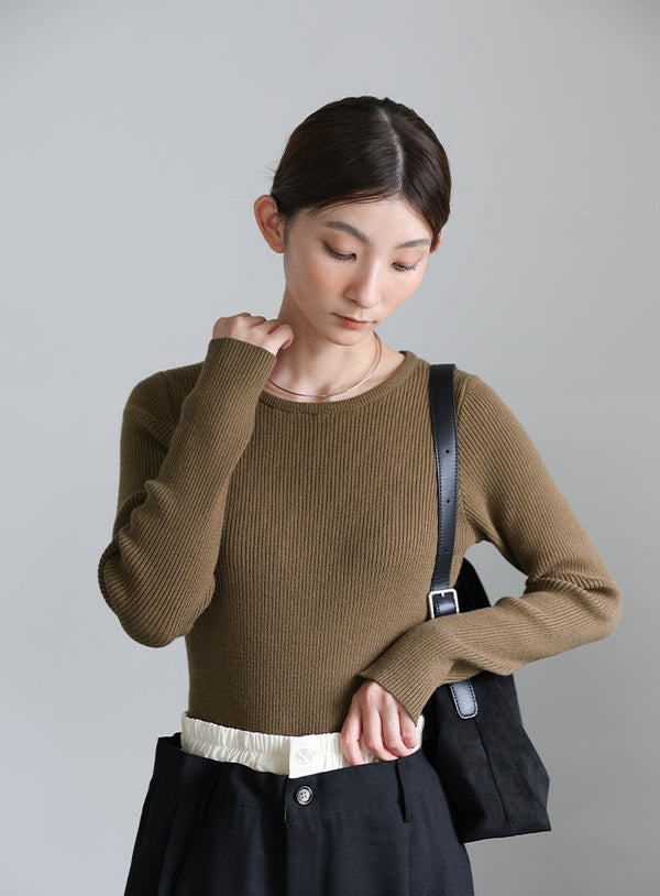 クルーネックリブニット