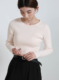 クルーネックリブニット