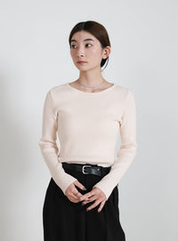 クルーネックリブニット