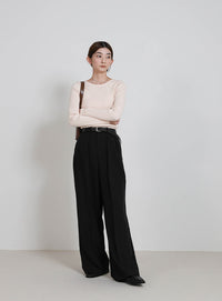 クルーネックリブニット