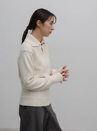 ボタンデザインハイネックニット