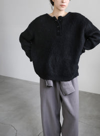 ヘンリーネックオーバーニット