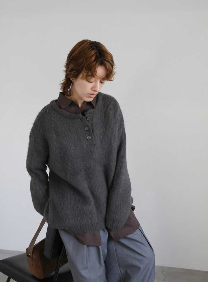 ヘンリーネックオーバーニット