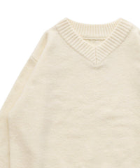 シンプルVネックニット