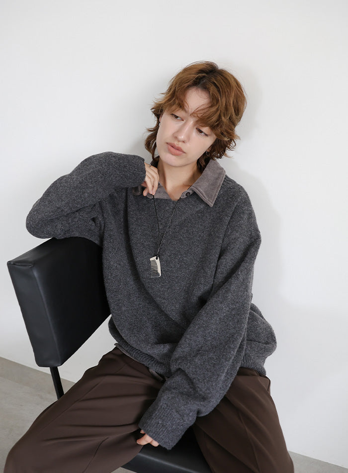 シンプルVネックニット