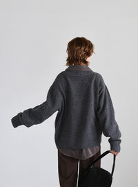 シンプルVネックニット