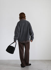 シンプルVネックニット