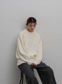 シンプルVネックニット