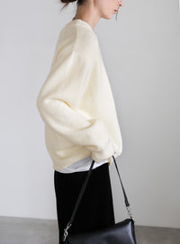 シンプルVネックニット