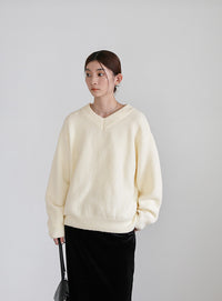 シンプルVネックニット