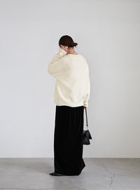 シンプルVネックニット