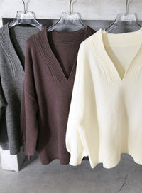 Vネックボリュームスリーブオーバーニット