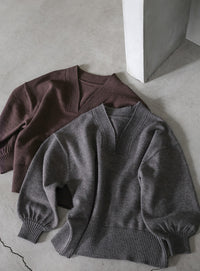 Vネックボリュームスリーブオーバーニット