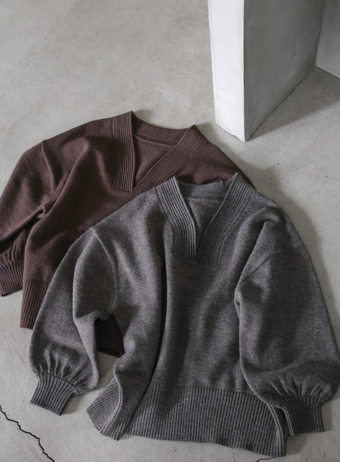 Vネックボリュームスリーブオーバーニット