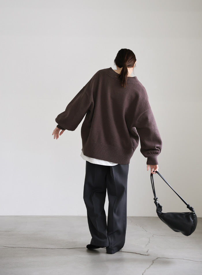 Vネックボリュームスリーブオーバーニット