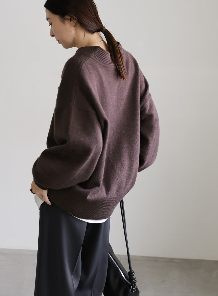 Vネックボリュームスリーブオーバーニット