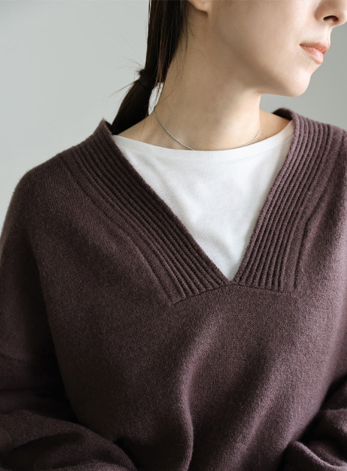 Vネックボリュームスリーブオーバーニット