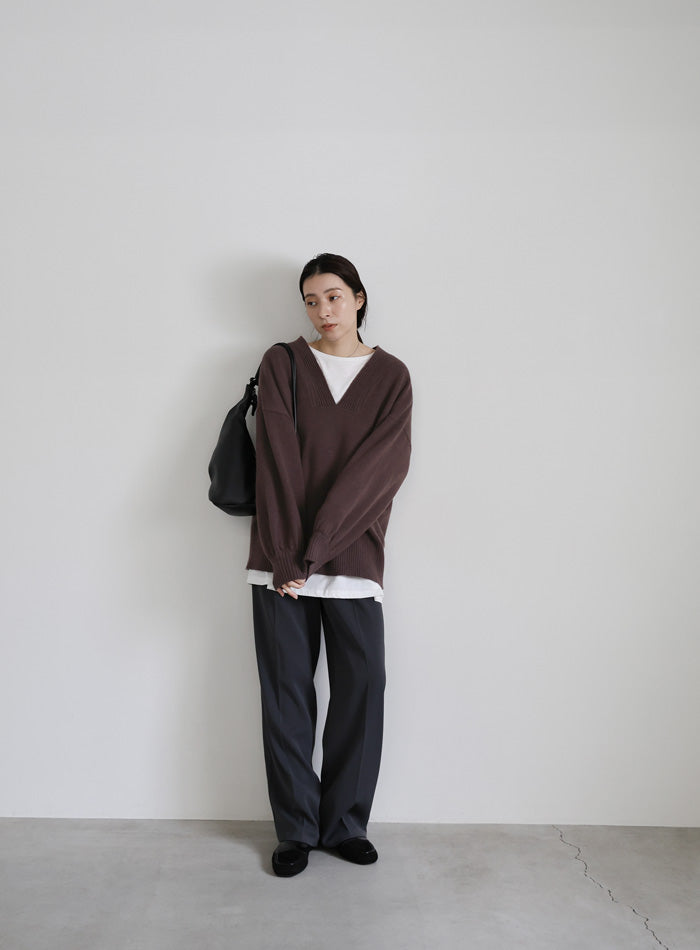 Vネックボリュームスリーブオーバーニット