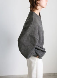Vネックボリュームスリーブオーバーニット