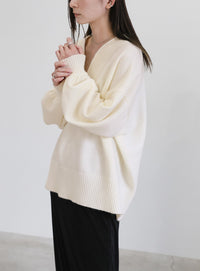 Vネックボリュームスリーブオーバーニット