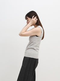 シンプルノースリーブサマーニット